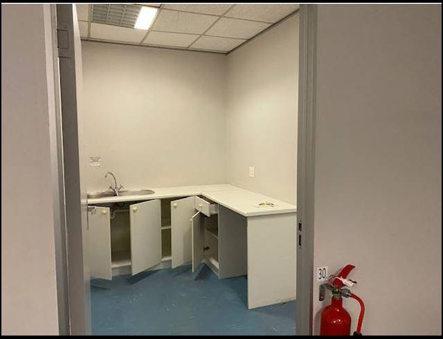 235M² OFFICE RENTED IN RONDEBOSCH